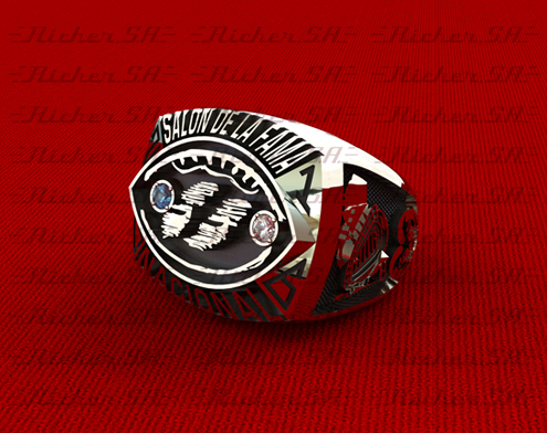 anillo de graduacion fondo rojo